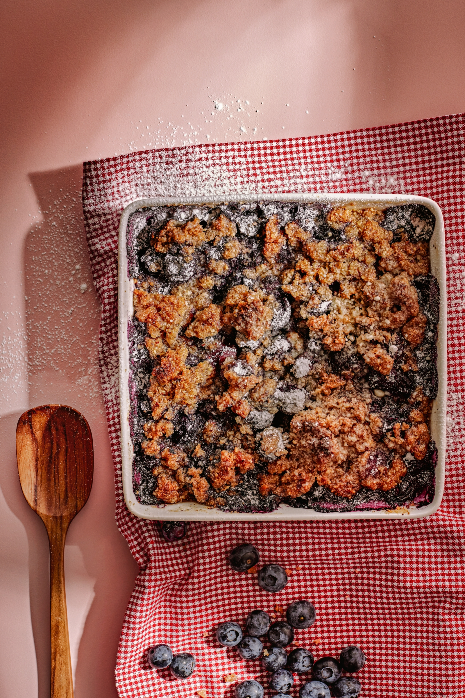 Heidelbeer-Haselnuss-Crumble