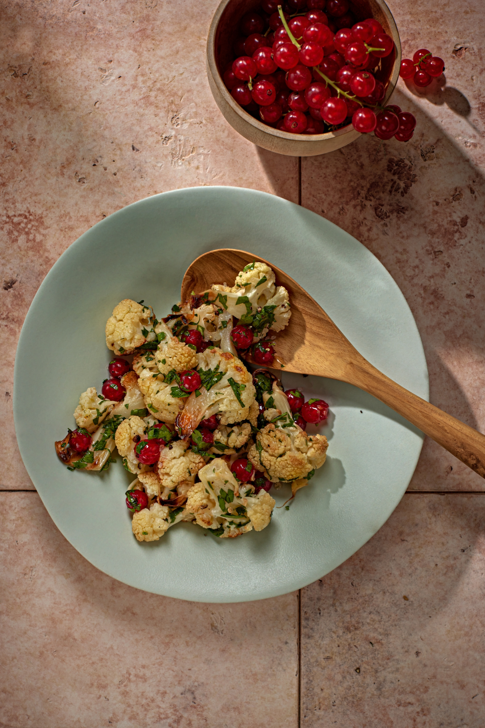 Blumenkohl-Johannisbeer-Salat